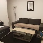 Sunny Appartement Close To Metro