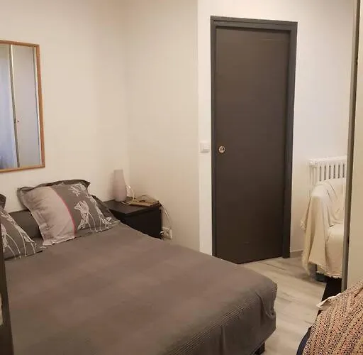 Sunny Appartement Close To Metro