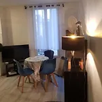 Sunny Appartement Close To Metro